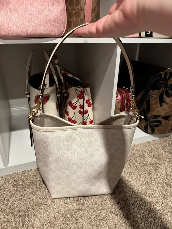 Coach bucket bag - Picture 2 of 4